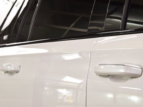 Used 2024 Cadillac Escalade ESV Sport Platinum w/ LPO, ONYX Package AWD/4WD image 17