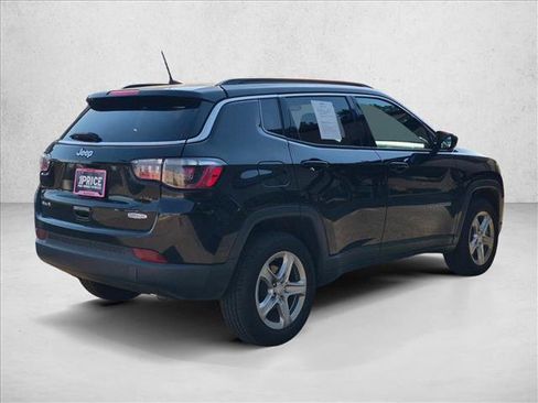 Used 2024 Jeep Compass Latitude AWD/4WD image 5