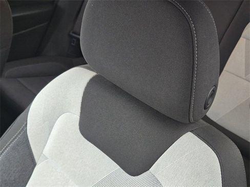 Certified 2024 Chevrolet Trax RS w/ Sunroof Package image 15