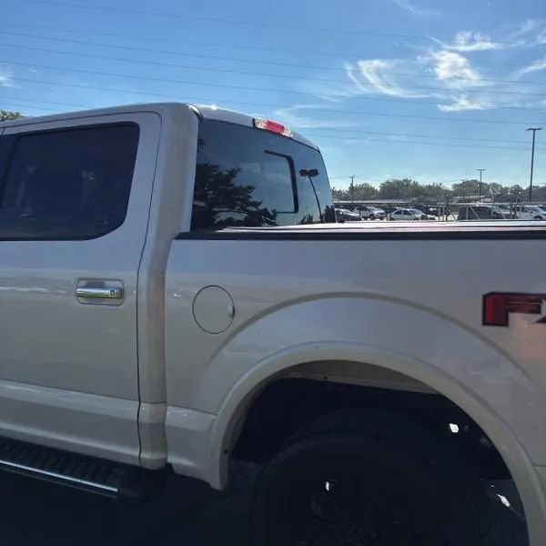 Used 2017 Ford F150 Lariat w/ Equipment Group 502A Luxury AWD/4WD image 4