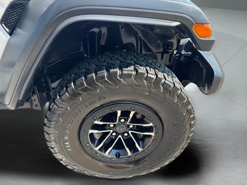 Used 2024 Jeep Wrangler Unlimited Sport AWD/4WD image 37