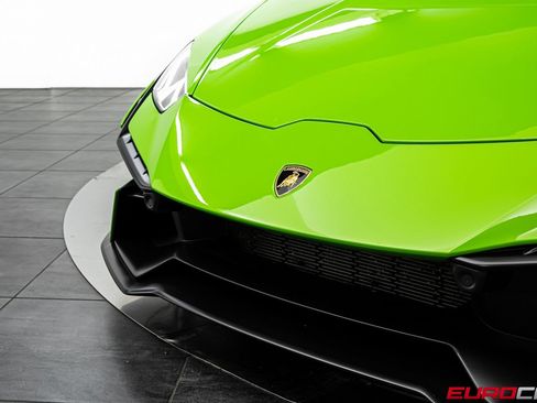 Used 2024 Lamborghini Huracan Tecnica image 12