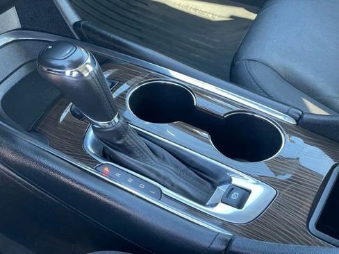 Used 2017 Chevrolet Malibu Premier w/ Premier Sun and Wheel Package image 25