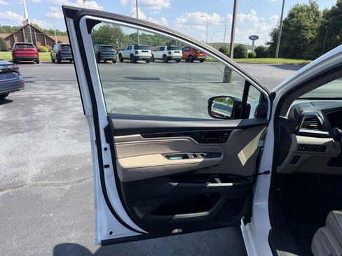 Used 2022 Honda Odyssey Elite image 23