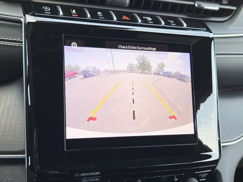 Used 2024 Jeep Grand Cherokee Altitude image 29