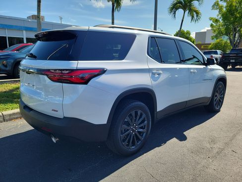 Used 2023 Chevrolet Traverse RS FWD image 4