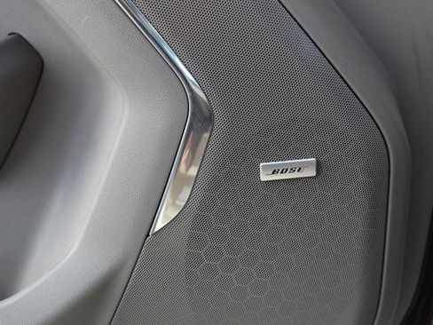 Used 2023 GMC Yukon SLT w/ SLT Luxury Package image 46