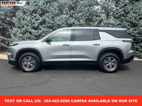 Used 2024 Chevrolet Traverse LT image 4