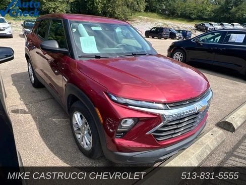 Used 2024 Chevrolet TrailBlazer LS w/ LS Convenience Package FWD image 2