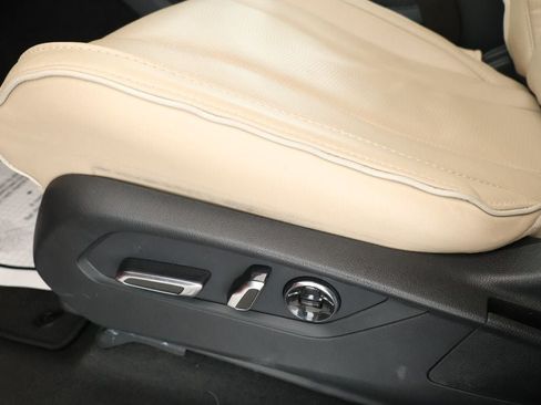 Used 2024 Acura MDX SH-AWD w/ Advance Package image 10