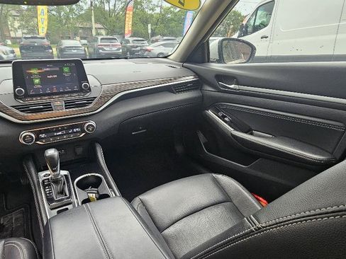 Used 2020 Nissan Altima 2.5 SL FWD image 17