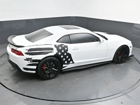 Used 2014 Chevrolet Camaro SS w/ SS Performance Package image 32