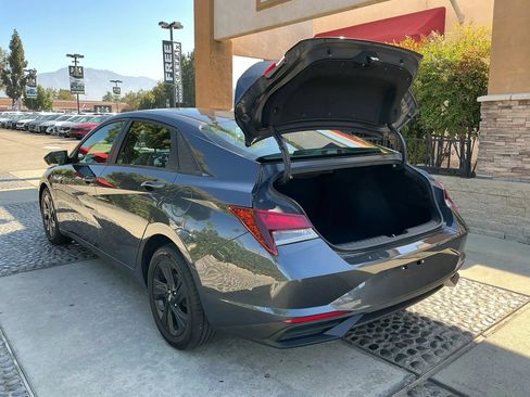Used 2021 Hyundai Elantra SEL w/ Cargo Package FWD image 15