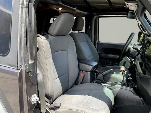 Used 2019 Jeep Wrangler Sport AWD/4WD image 28