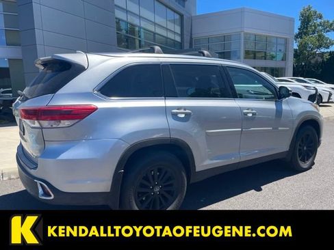Used 2019 Toyota Highlander XLE w/ Protection Package #3 AWD/4WD image 4