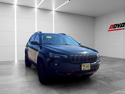 Used 2020 Jeep Cherokee Trailhawk AWD/4WD image 2