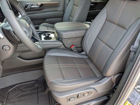 New 2026 Chevrolet Tahoe High Country AWD/4WD image 13