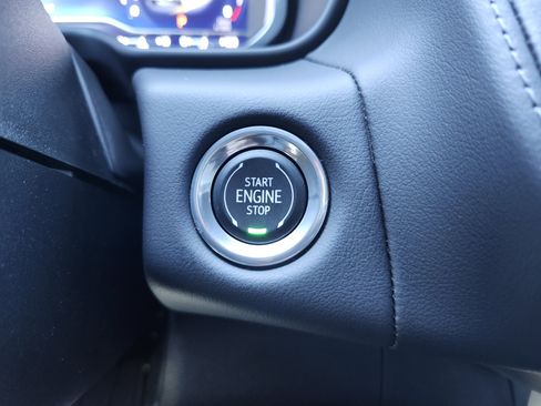 Used 2023 Chevrolet Suburban Z71 w/ Luxury Package image 9