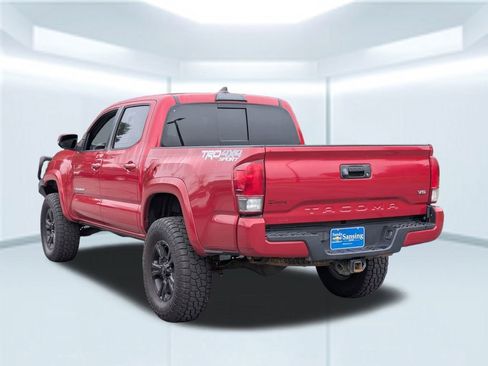 Used 2017 Toyota Tacoma SR5 image 4