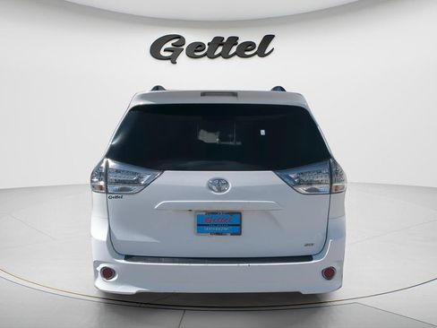 Used 2017 Toyota Sienna SE w/ SE Preferred Package image 6