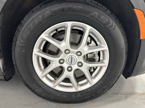 Used 2023 Chrysler Pacifica Touring-L image 65