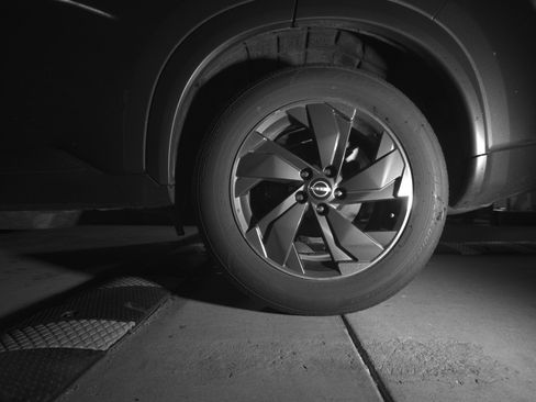 Used 2025 Nissan Rogue SV FWD image 14