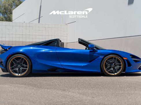 Used 2024 McLaren 750S Spider RWD image 8