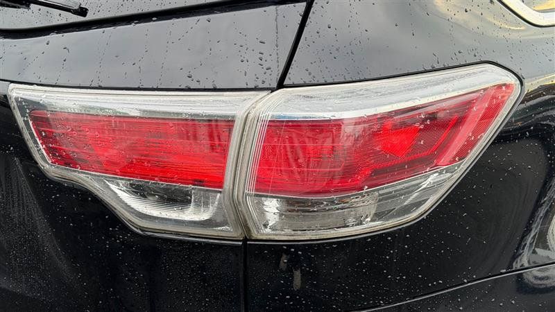 Used 2015 Toyota Highlander Limited Platinum AWD/4WD image 9
