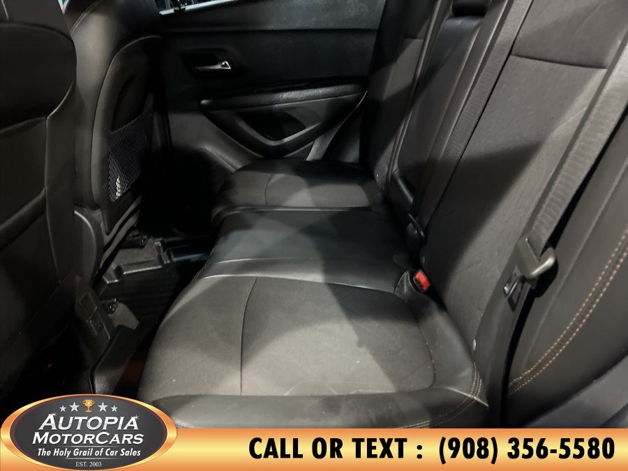 Used 2019 Chevrolet Trax LT w/ LT Convenience Package AWD/4WD image 16