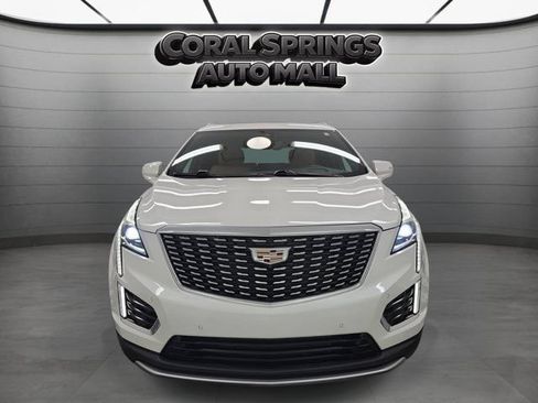 Used 2022 Cadillac XT5 Premium Luxury w/ Technology Package FWD image 2