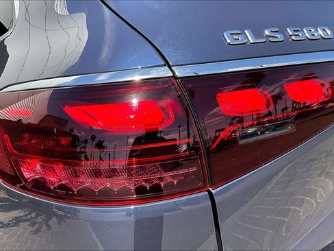 Used 2024 Mercedes-Benz GLS 580 4MATIC image 30