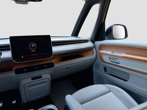 Used 2025 Volkswagen ID. Buzz 1st Edition image 25