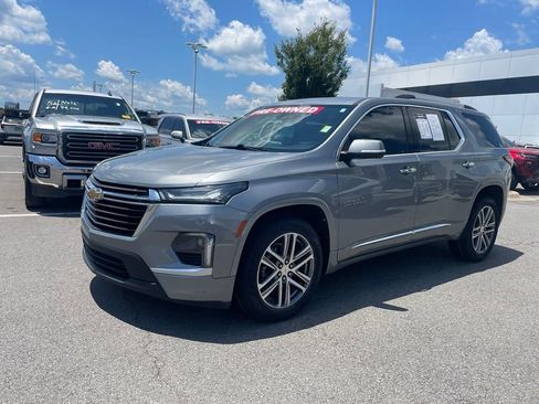 Used 2023 Chevrolet Traverse High Country AWD/4WD image 3