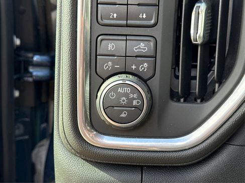 Used 2021 Chevrolet Silverado 2500 LTZ w/ LTZ Plus Package image 27