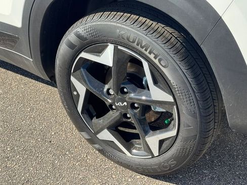 New 2026 Kia Seltos S FWD image 6