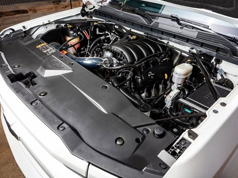 Used 2018 Chevrolet Silverado 1500 LT w/ All Star Edition image 39