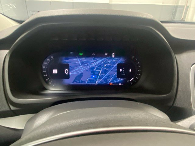 Used 2025 Volvo XC90 B5 Core AWD/4WD image 16
