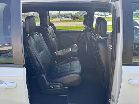 Used 2019 Dodge Grand Caravan GT FWD image 14