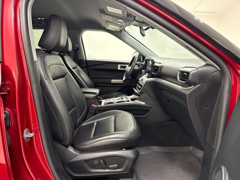 Used 2021 Ford Explorer XLT w/ Equipment Group 202A RWD image 25