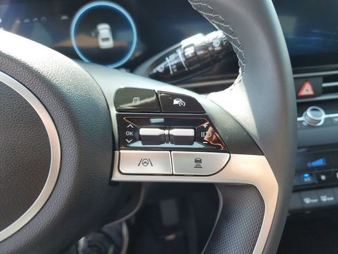 Certified 2025 Hyundai Elantra SEL FWD image 20