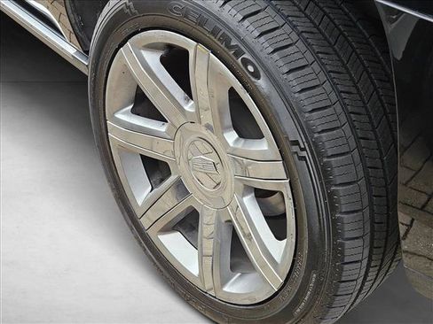Used 2018 Cadillac Escalade Premium Luxury image 12