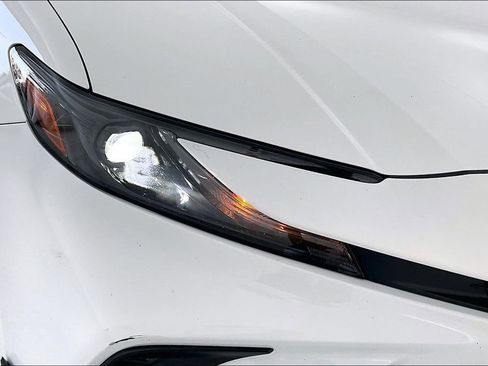 Used 2025 Toyota Camry SE image 39