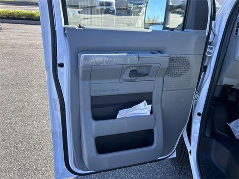 New 2024 Ford E-450 and Econoline 450 Super Duty w/ Power Windows & Locks Group image 38