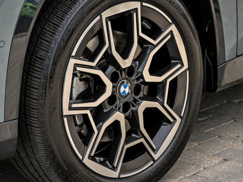 Used 2025 BMW X1 xDrive28i AWD/4WD image 9