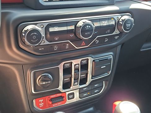 Used 2018 Jeep Wrangler Unlimited Rubicon image 21