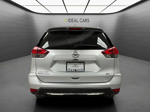 Used 2017 Nissan Rogue SV FWD image 4