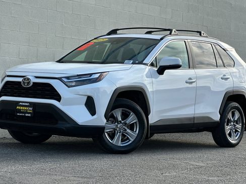 Used 2025 Toyota RAV4 XLE w/ Convenience Package FWD image 8