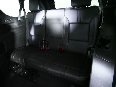 Used 2024 Chevrolet Suburban RST w/ Luxury Package AWD/4WD image 33