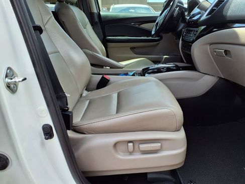 Used 2018 Honda Pilot Touring image 11