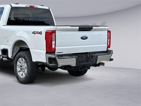 Used 2024 Ford F250 XLT w/ Snow Plow Prep Package image 4
